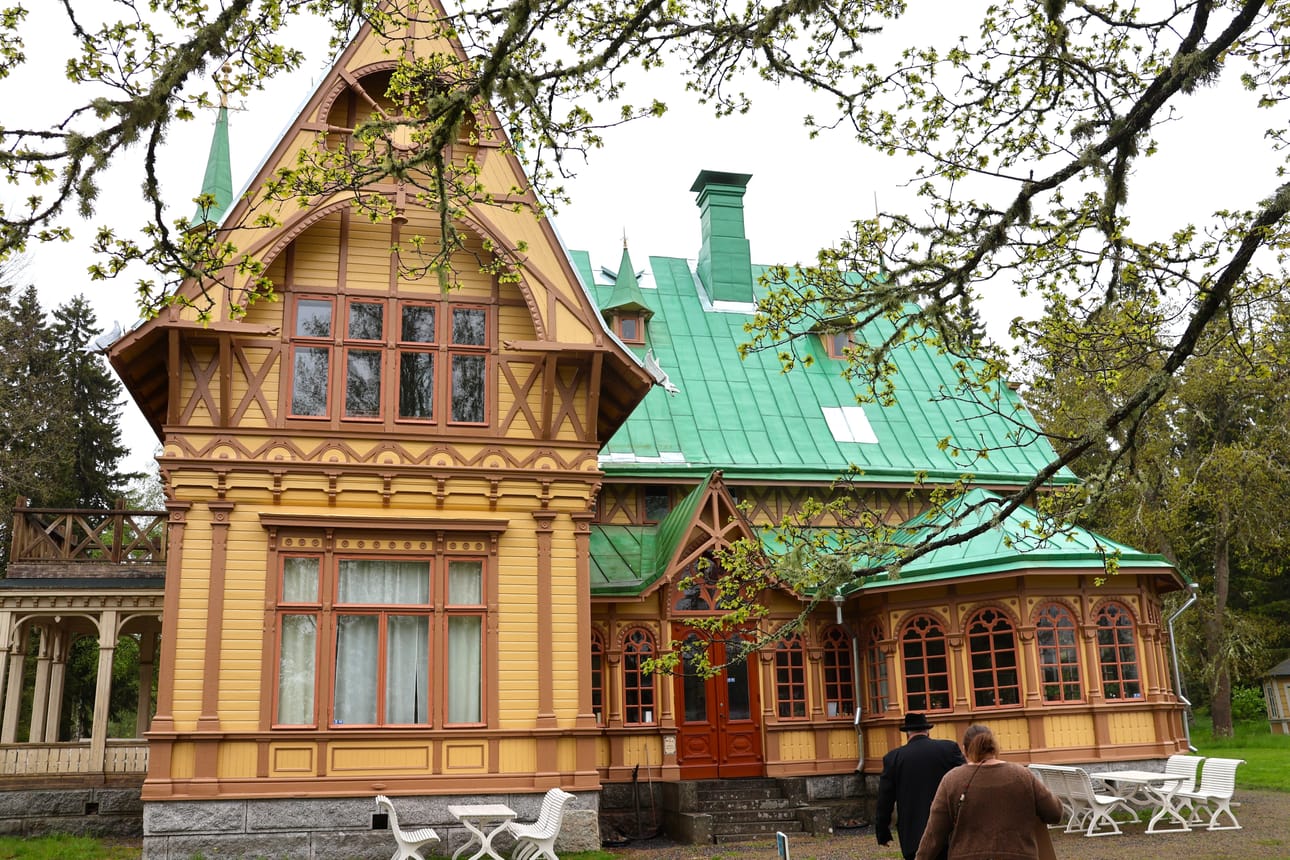 Kahvilanvetäjää etsitiin myös Carlsrohon. Hakuaika molempiin paikkoihin loppui maaliskuussa. Arkistokuva.