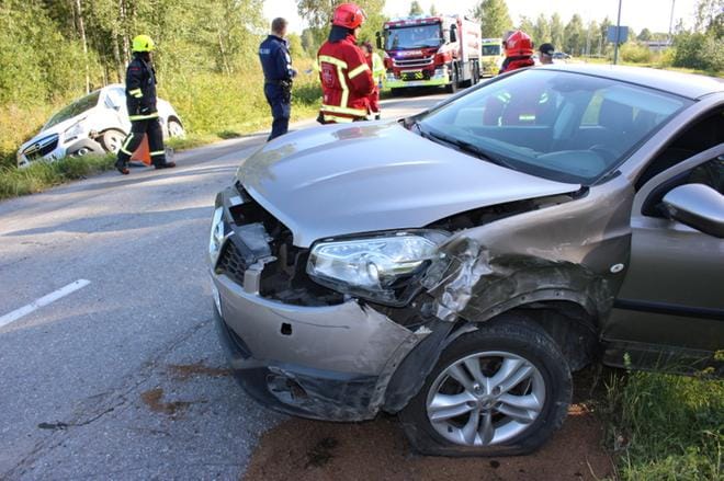 Nokkakolari tapahtui suoralla tiellä. KUVA: TAUNO RIIHILUOMA