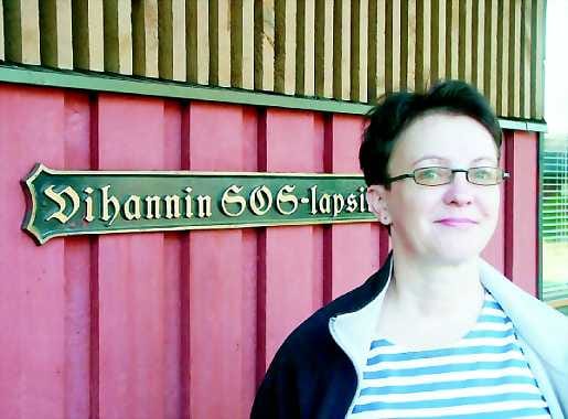 Haasteellinen työ. Kaisu Pelkonen on toiminut Vihannin SOS-lapsikylän kylänjohtajana seitsemän vuotta.