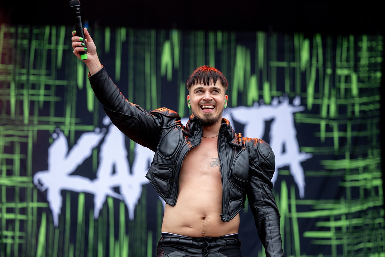 Käärijä, eli Jere Pöyhönen, villitsi yleisöä Provinssissa lauantaina.