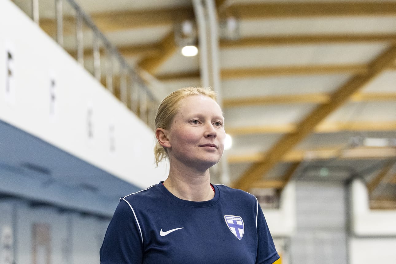 Oululainen Satu Miettunen tuomaroi lauantaina Lontoossa legendaarisella Wembleyn stadionilla.