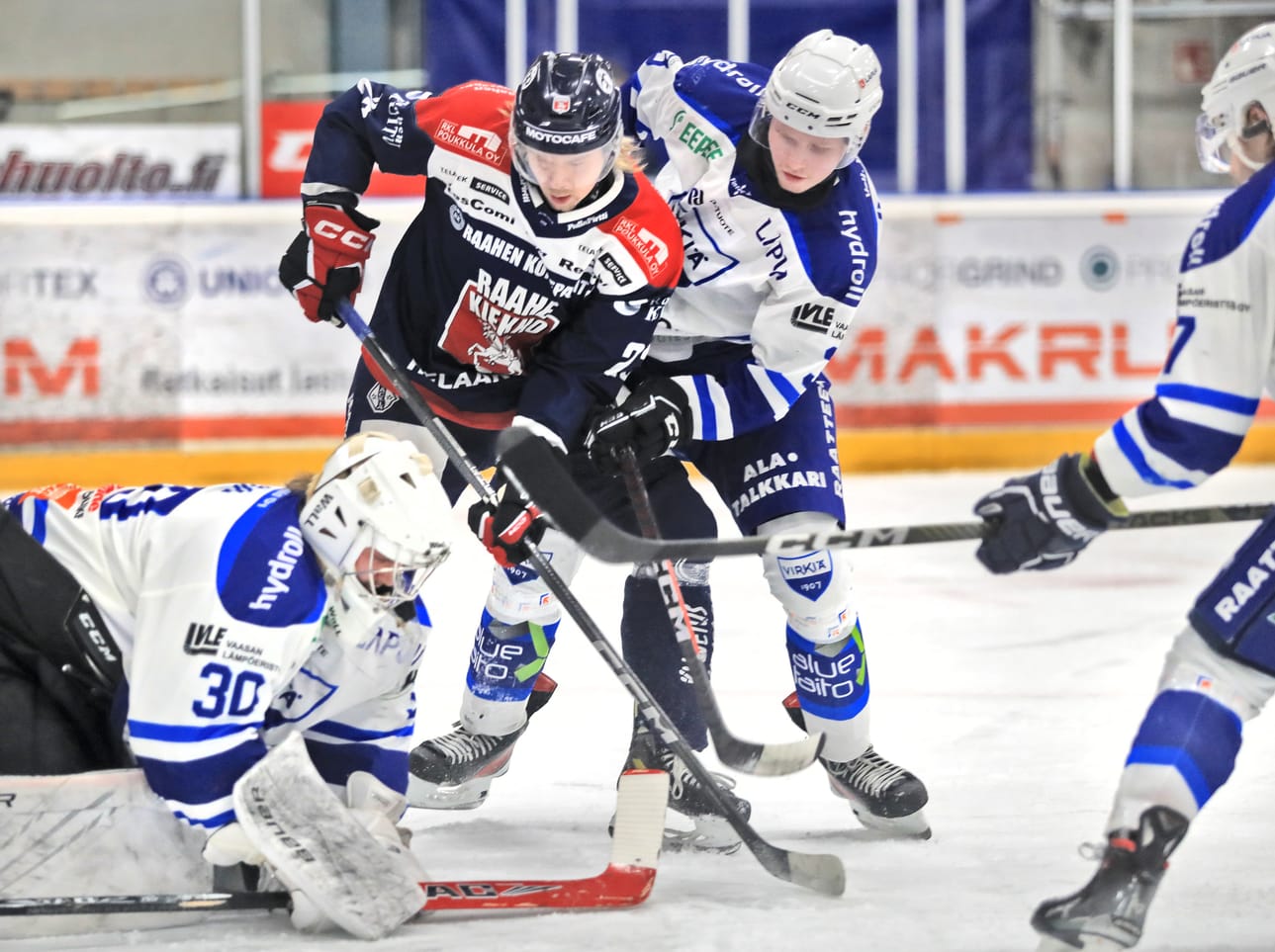 Raahe-Kiekko taipui tappioon kotihallissa perjantaina. Jarkko Heikkilällä oli useita paikkoja laittaa lätkä verkkoon, mutta kiekkojumalat eivät olleet raahelaisen puolella.