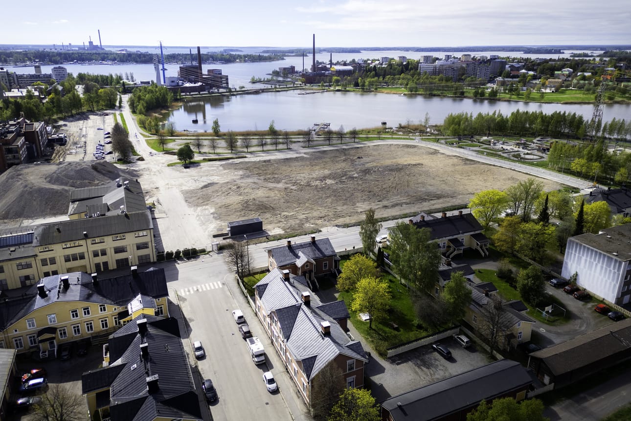 Porttikatu on keskeisin konepaja-alueen uusista kaduista. Porttikatu tulee kulkemaan samassa linjassa Kalastajankadun kanssa. Kalastajankadun ja Pitkänkadun risteys on liki keskellä kuvaa.