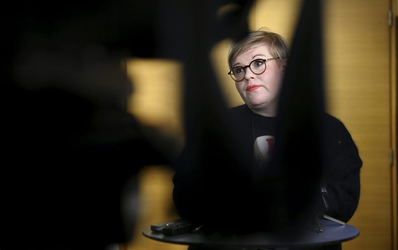 Keskustan puheenjohtaja, valtiovarainministeri Annika Saarikko ilmoitti keskustan ottavan lain asiakirjat pöydälle valtioneuvoston istunnossa. LEHTIKUVA / HEIKKI SAUKKOMAA