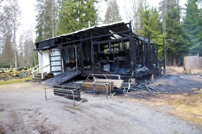 Tuli teki tuhojaan rakennuksessa. KUVA: JORMA HAVULA