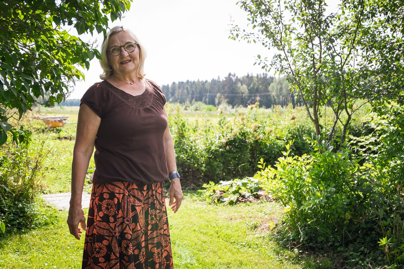Saara Kinnusen mukaan moni tapa voi toimia lapsen kasvatuksessa. Pelkistetysti lapsi tarvitsee rajoja ja rakkautta.