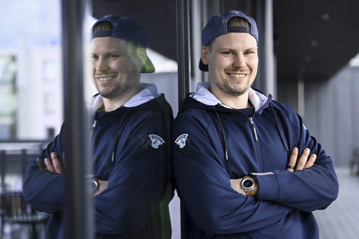 Pokka kiekkoilee kuudensissa aikuisten arvokilpailuissaan ja pelaa maajoukkueessa peräti seitsemännellä peräkkäisellä kaudella. LEHTIKUVA / EMMI KORHONEN