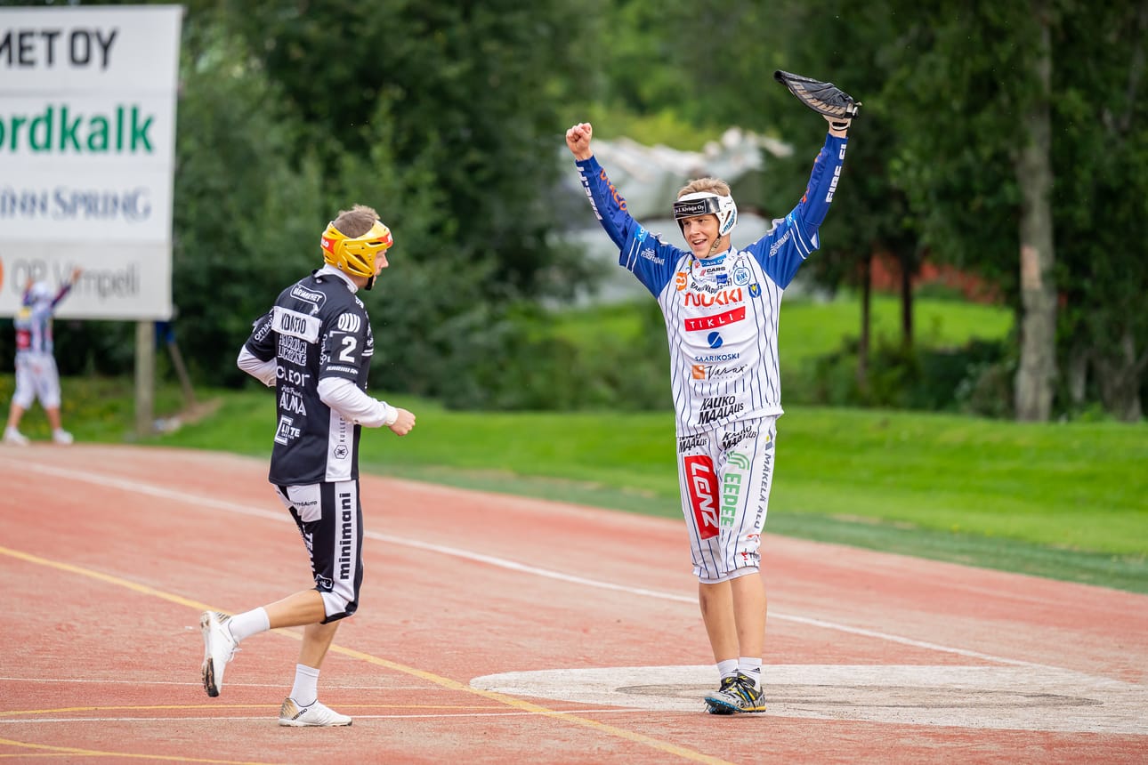 Vimpelin Veto voitti Seinäjoen Jymyjussit kolmannen kerran miesten Superpesiksen puolivälierissä siirtyen voiton päähän ottelusarjan voitosta.