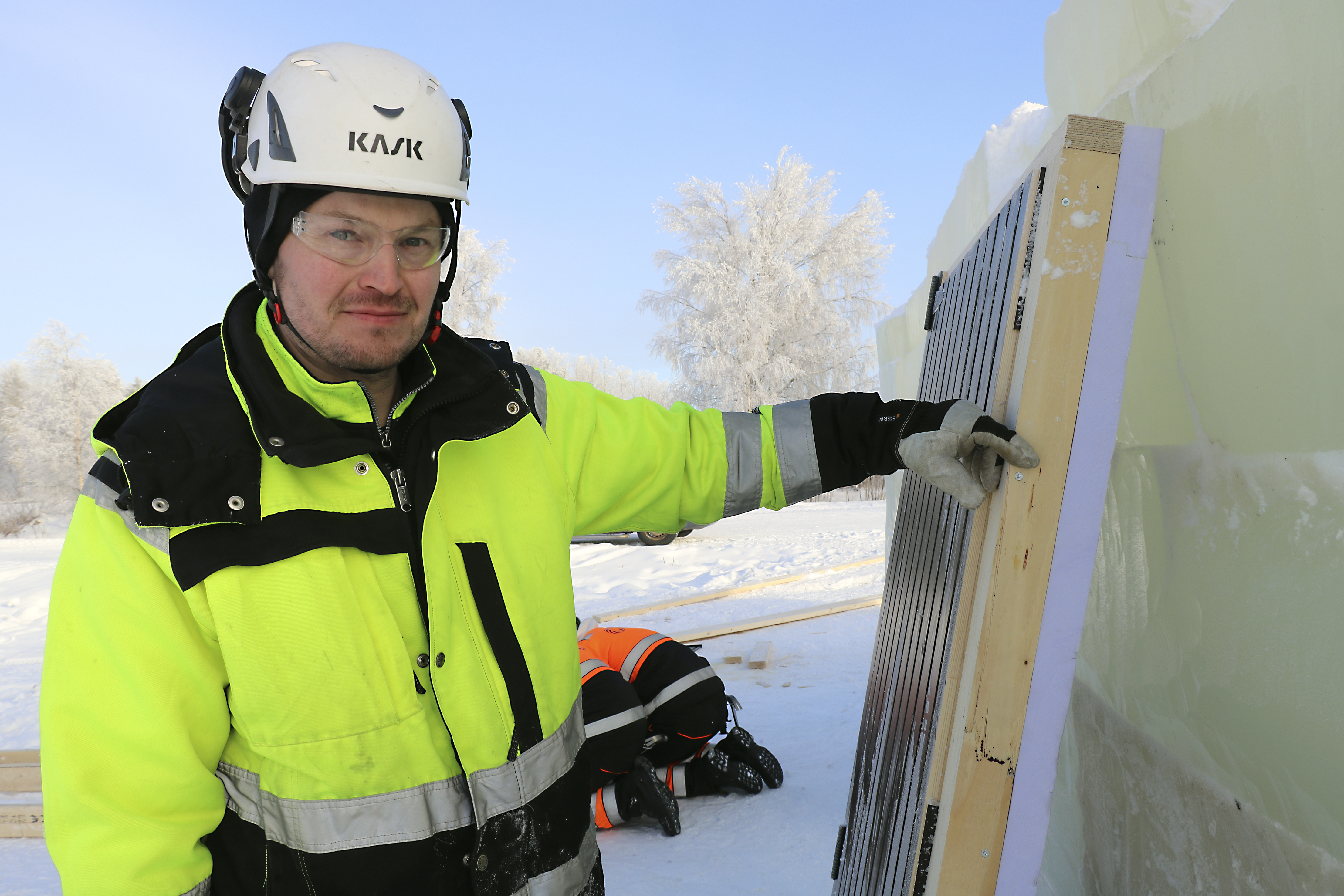 Jääsaunan rakentaminen Piipsjärvelle on Jedun oppilaille oppimiskokemus – Marko Hussa kertoo, mitä on otettu tekemisessä huomioon