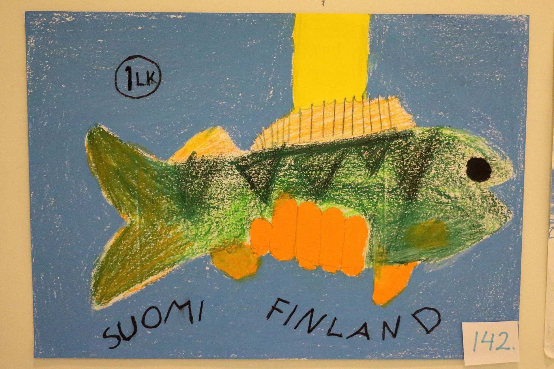 Haapajoen koulun Siiri Haukipuron Ahven voitti pienten sarjan postimerkkikisassa.