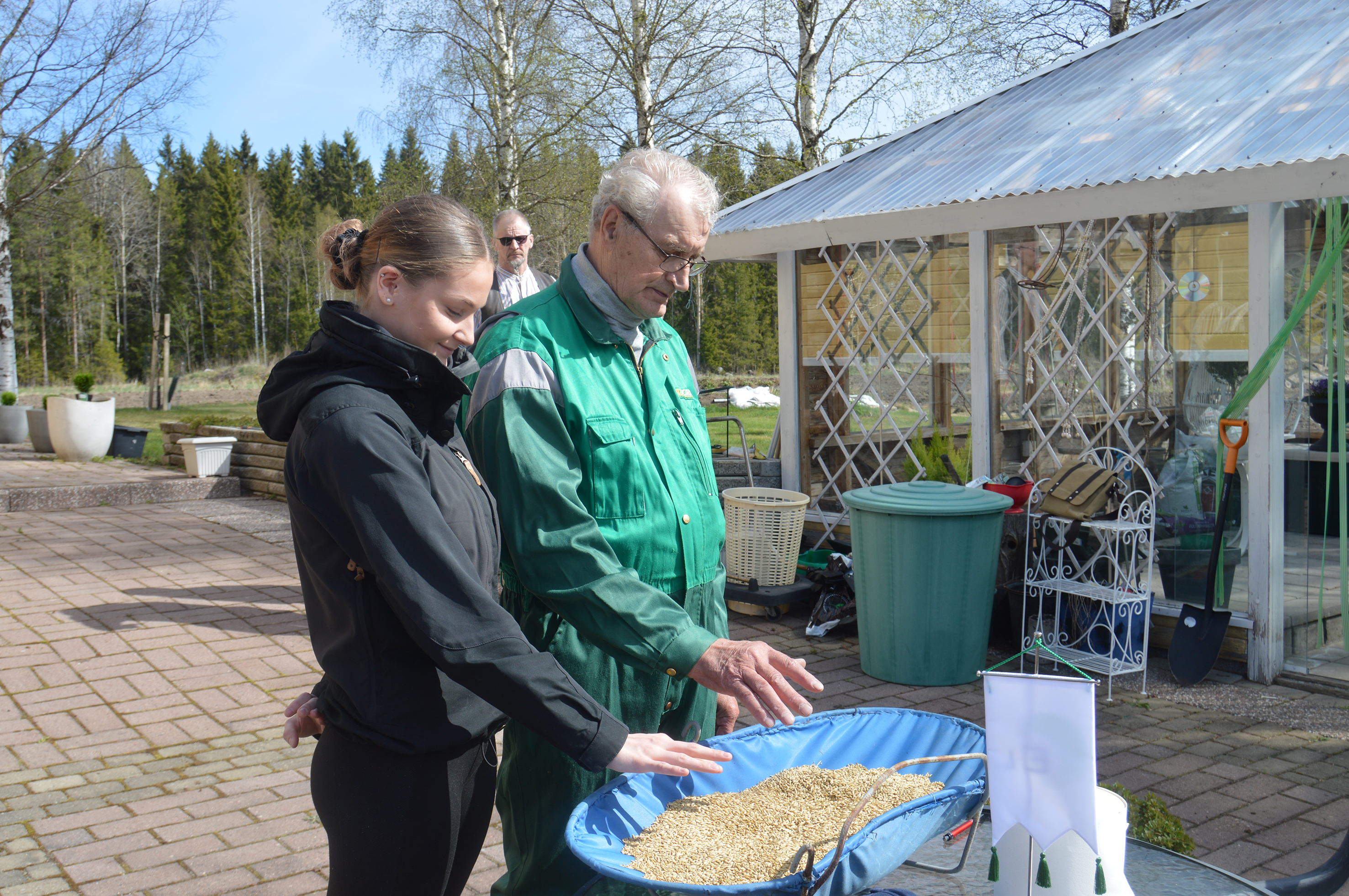 Oulaisten toukosiunaus-tilaisuus pidettiin tänä keväänä Hannuksessa.