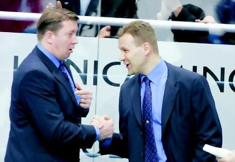 Jari Kurrin mukaan Raimo Summanen meni henkilökohtaisuuksissa liian pitkälle maailmancupin Ruotsi-ottelun jälkeen. "Se jätti suhteeseemme särön", Kurri tunnustaa.