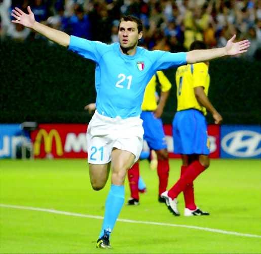 Hurja tahti. Italian Christian Vieri on nyt pelannut MM-kisoissa yhteensä kuusi ottelua ja tehnyt seitsemän maalia. Ecuadoria vastaan mies avasi maalinteon heti ottelun alussa.