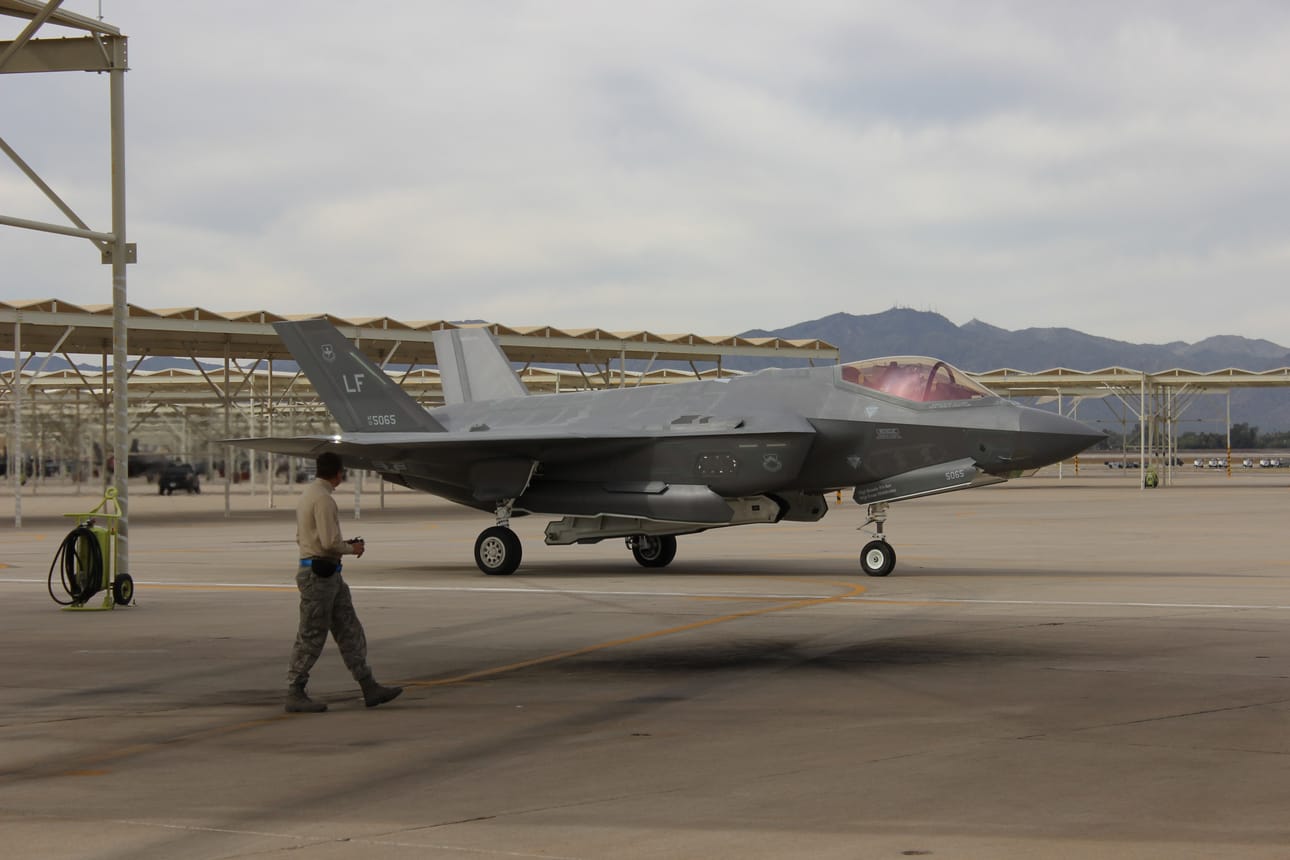 Amerikkalainen Lockheed Martinin F-35-hävittäjä ei kelvannut Saksalle, joka suosii eurooppalaista ratkaisua tai amerikkalaista Boeingin Super Hornetia.