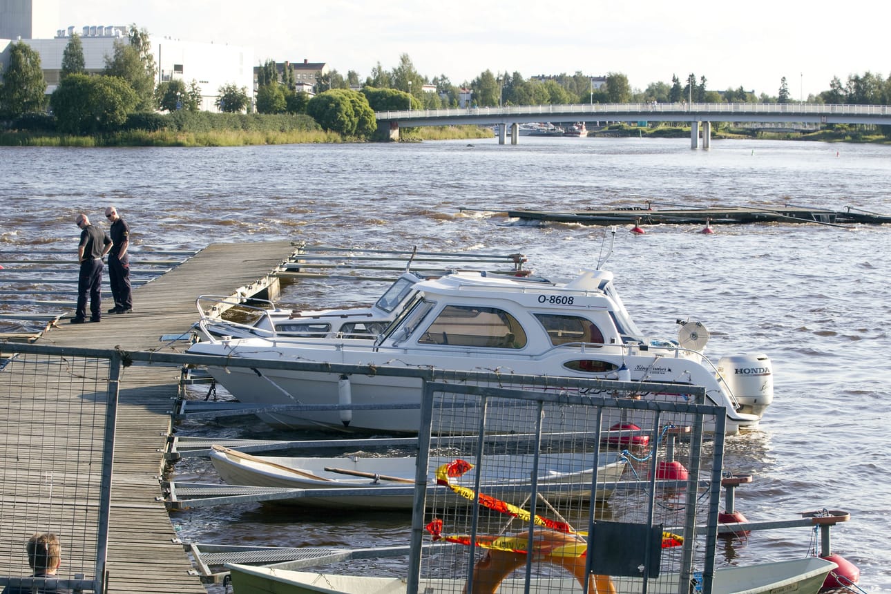 Veneiden polttoaine houkuttaa pitkäkyntisiä. Arkistokuva.