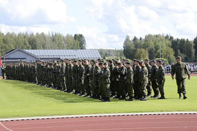 Porin prikaati piti sotilasvalatilaisuuden elokuussa Kurikassa. Valan Kurikan yleisurheilukentällä vannoivat Pohjanmaan jääkäripataljoonan ja Varsinais-Suomen huoltopataljoonan 2. huoltokomppanian varusmiehet. KUVAT: JAANA ALA-LAHTI