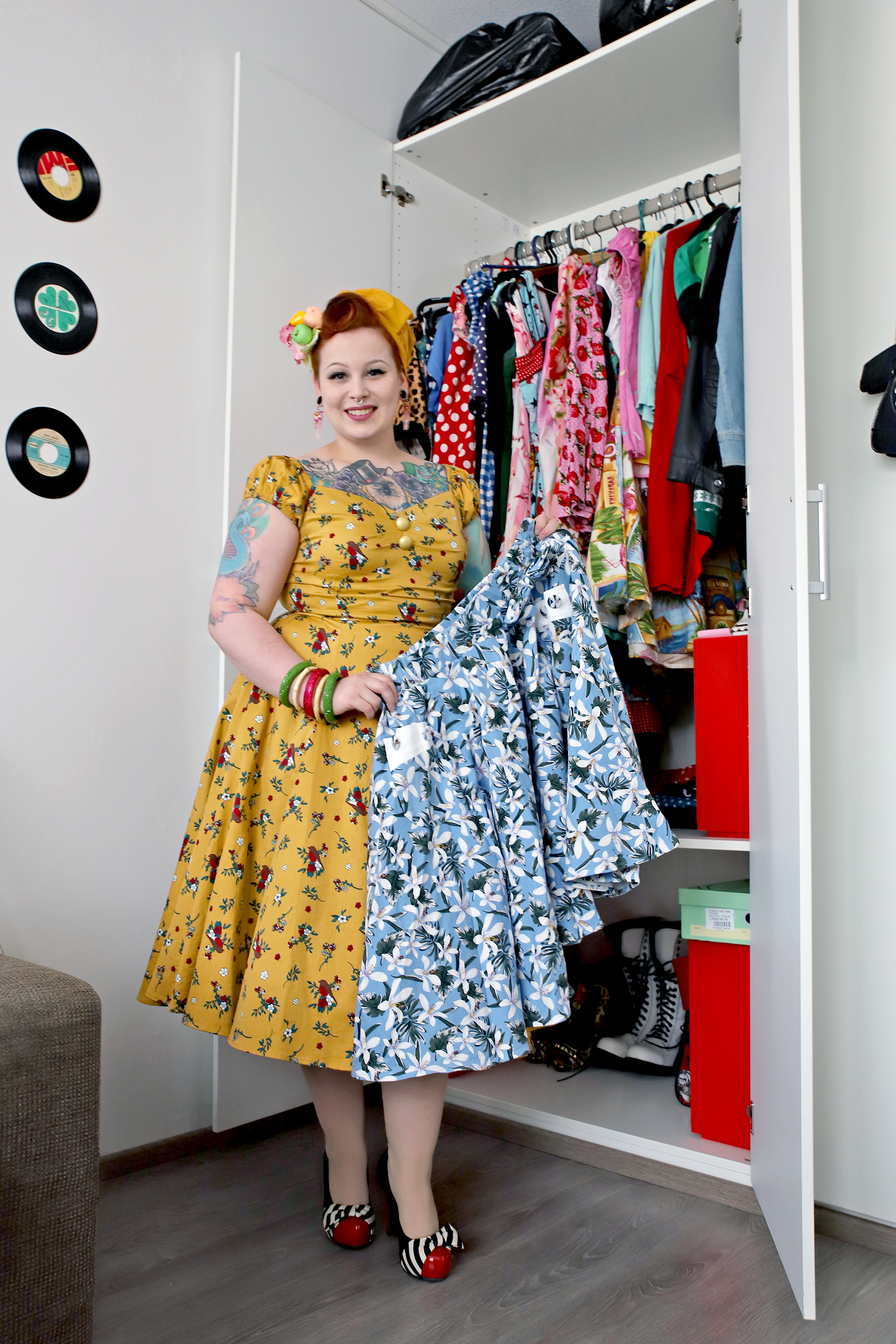 Kinnusen vaatekaappi on täynnä väriä ja iloa. Aina on kuitenkin tilaa uusille löydöille.