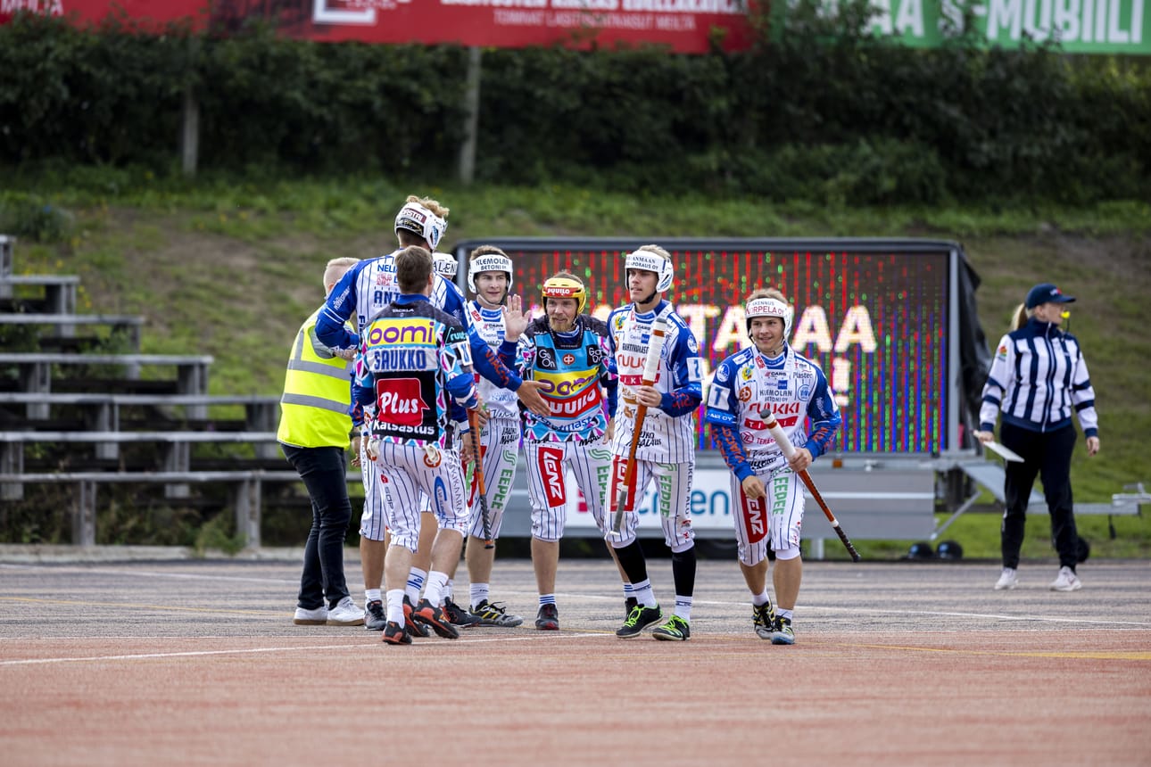 Vedon Elmeri Anttila, Jere Saukko, Olli Heikkala, Janne Mäkelä, Aleksi Lassila ja Juho Heikkala ovat valmiina välierävääntöön.