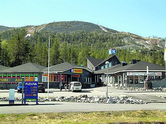 Pyhän tunturikylän keskustan ilme muuttuu muun muassa uusien tielinjausten vuoksi.