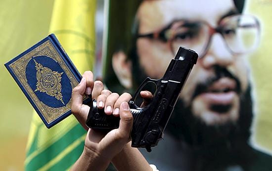 Hizbollahin johtaja Hassan Nasrallah on arabimaailman suuren yleisön kunnioittama mies. Israelin armeija on vannonut eliminoivansa hänet.