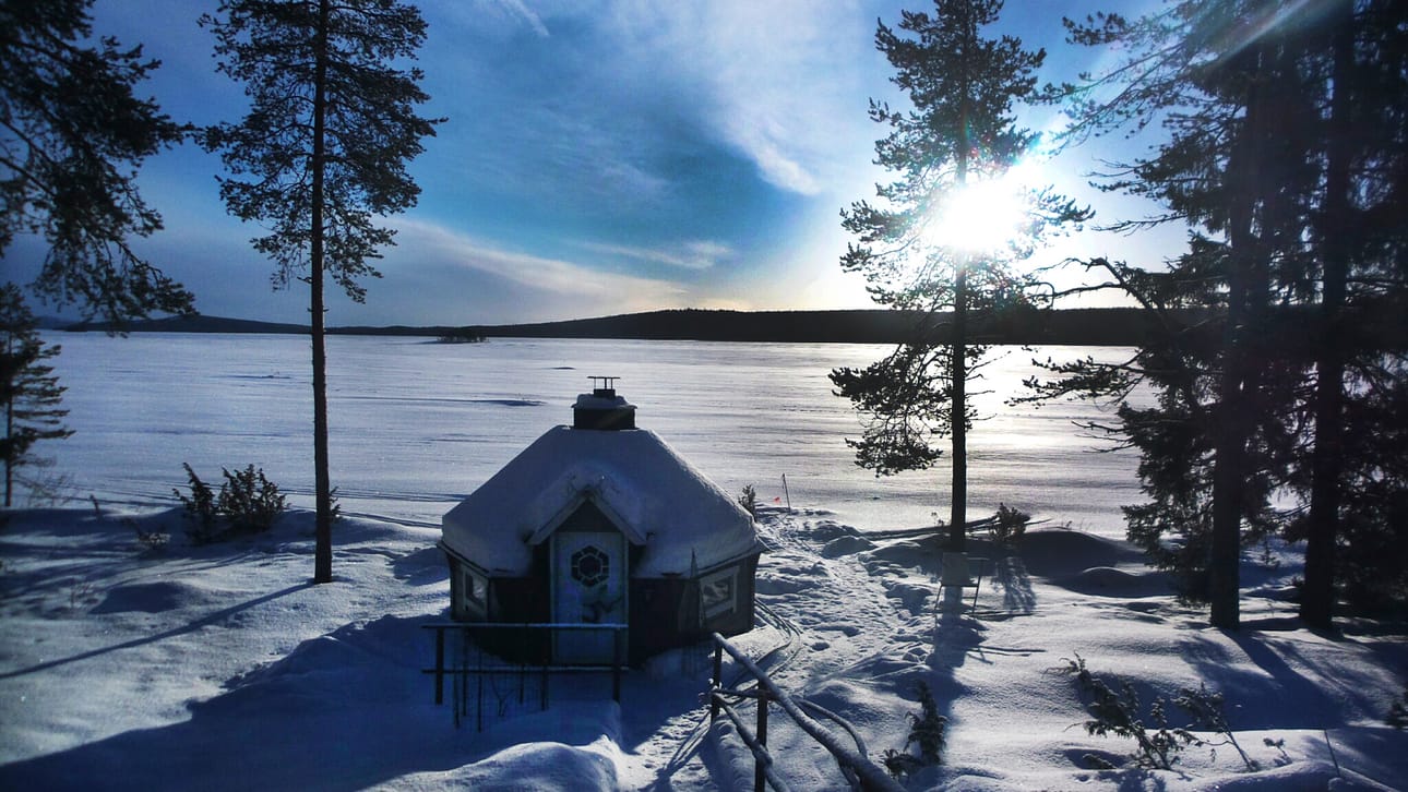 Kitkalla aurinko nousee