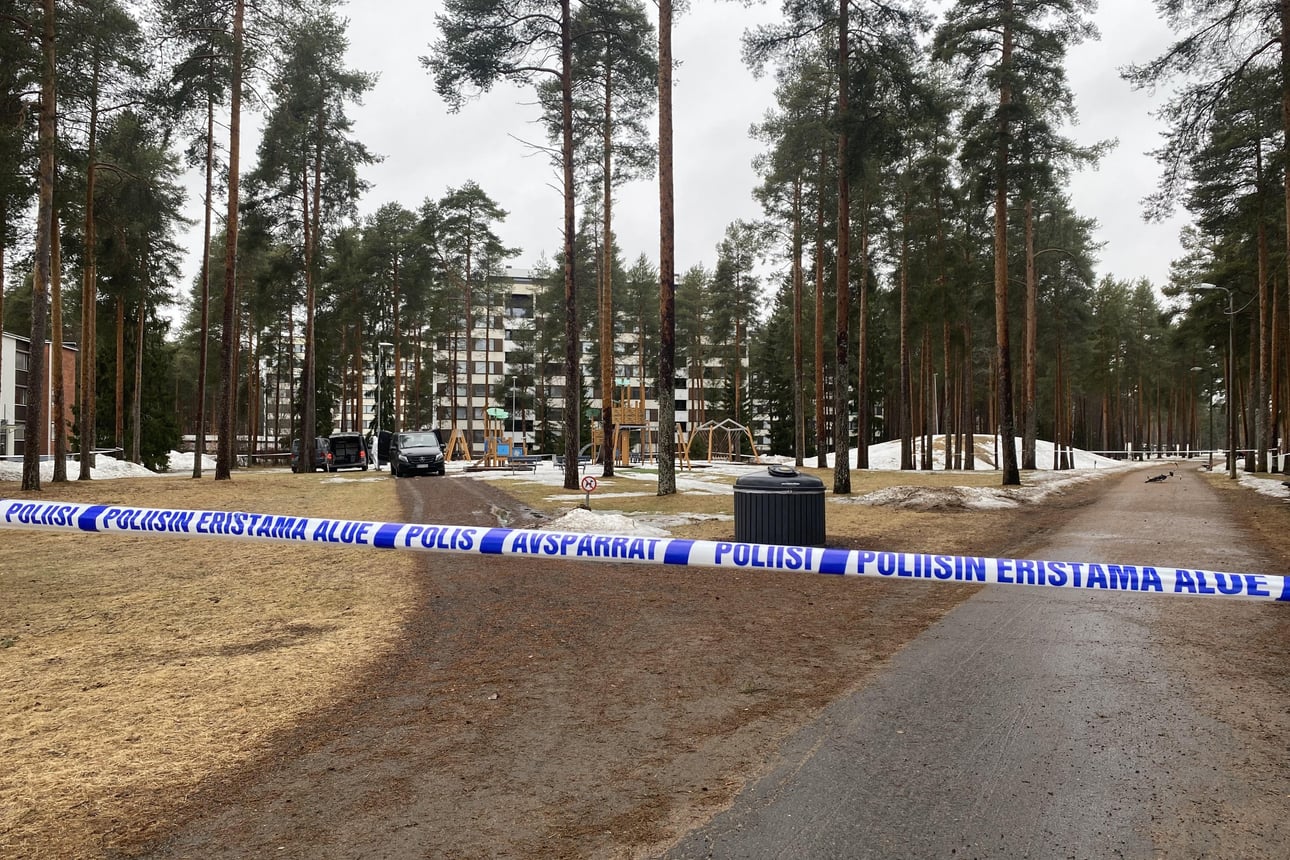 Rikosuhripäivystys huo­les­tu­i Oulun hen­ki­ri­kok­sis­ta, asia­kas­mää­rä ne­lin­ker­tais­tu­nut – Poliisi: Nyt ei ole meneillään mitään erityistä