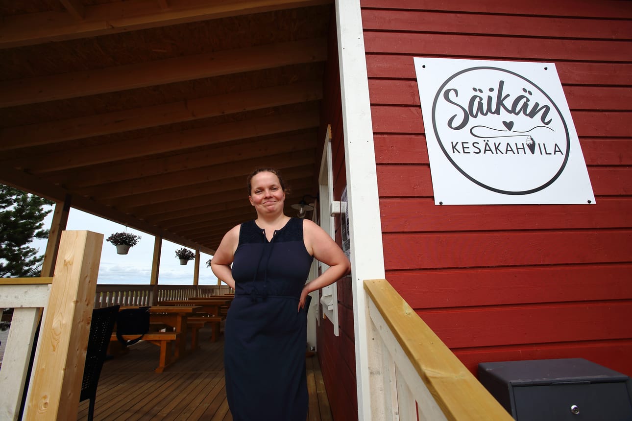 Katja Pasanen kertoo, että hän haluaa käyttää kahvilatuotteissaan mahdollisimman paljon lähiruokaa.