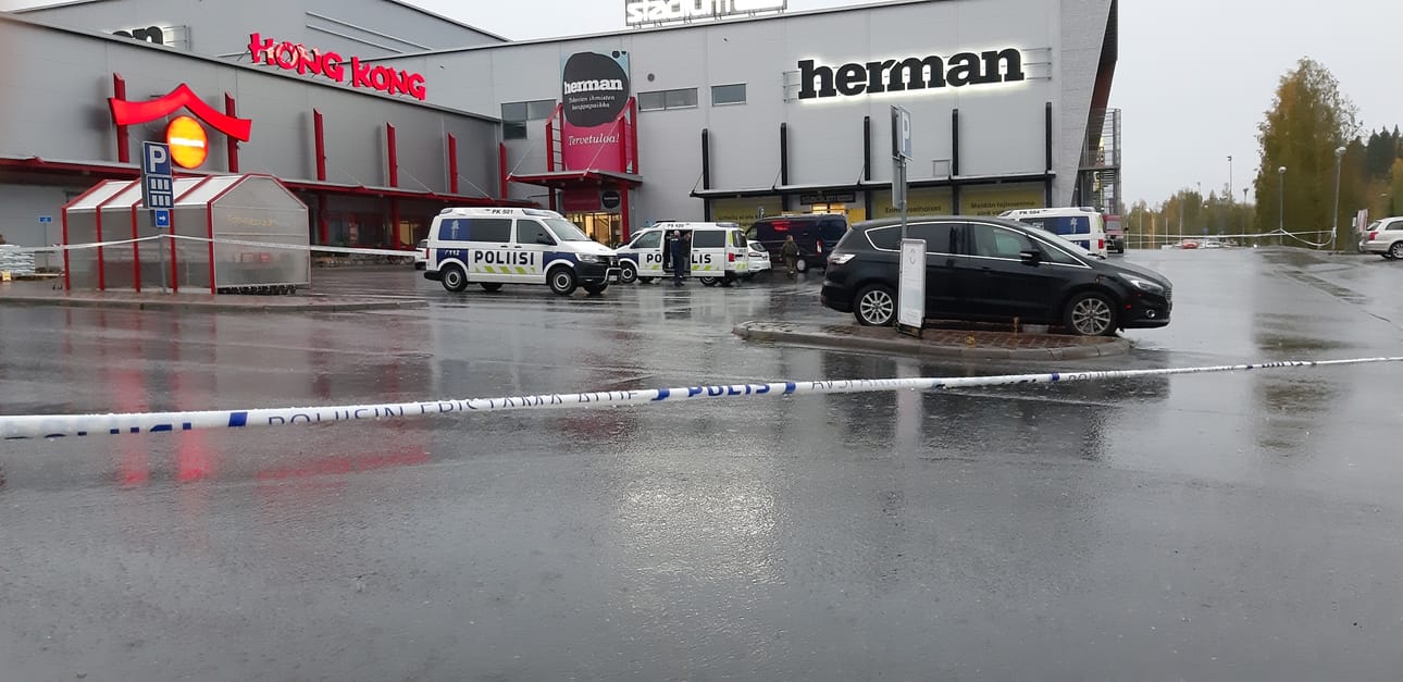 Väkivaltainen isku tapahtui kauppakeskuksessa sijaitsevassa ammattiopistossa Kuopiossa.