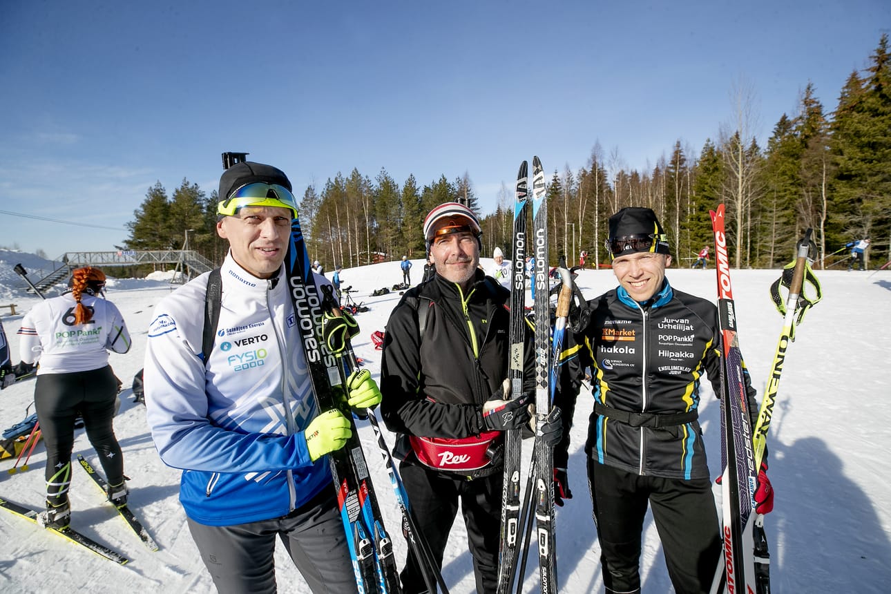 Jurvalaislähtöiset Mika Rinta-Keturi (vas.), Juha Pietilä ja Timo Antila olivat vahvassa vireessä Sotkan laduilla.