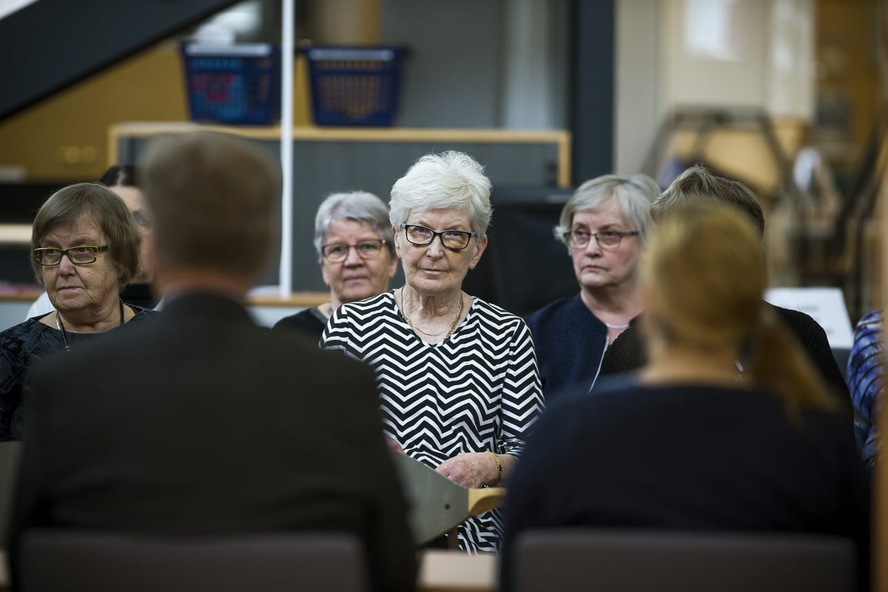 Raahen seudun omaishoitajat ja läheiset ry:n vaalipaneelissa käytiin keskustelua omaishoitajien asemasta ja kehityskohteista. Kokoomuksen ehdokas Matti Honkala muistutti yleisölle, että omaishoidon merkitys, arvo ja arvon nostaminen on tärkeää.
