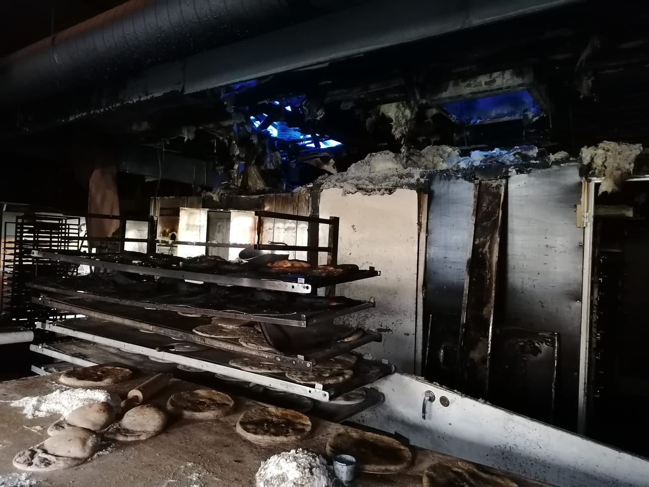 Leipomo Savilaakso Limingassa vaurioitui pahoin viime viikolla tulipalossa. Leipomon tuotantokatkos voi kestää pitkään.