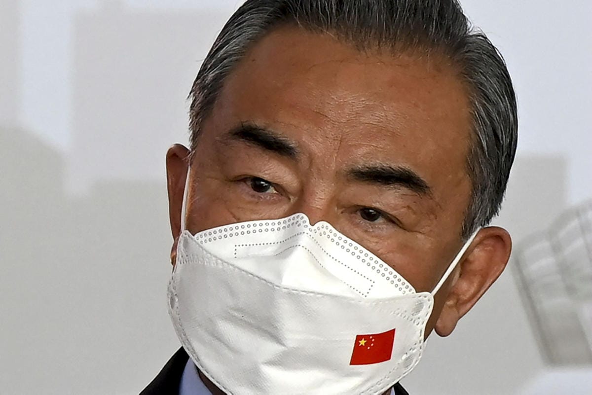 Kiinan ulkoministeri Wang Yi arvosteli Yhdysvaltoja yrityksestä ulottaa Natoa Tyynellemerelle ja Aasiaan. LEHTIKUVA/AFP