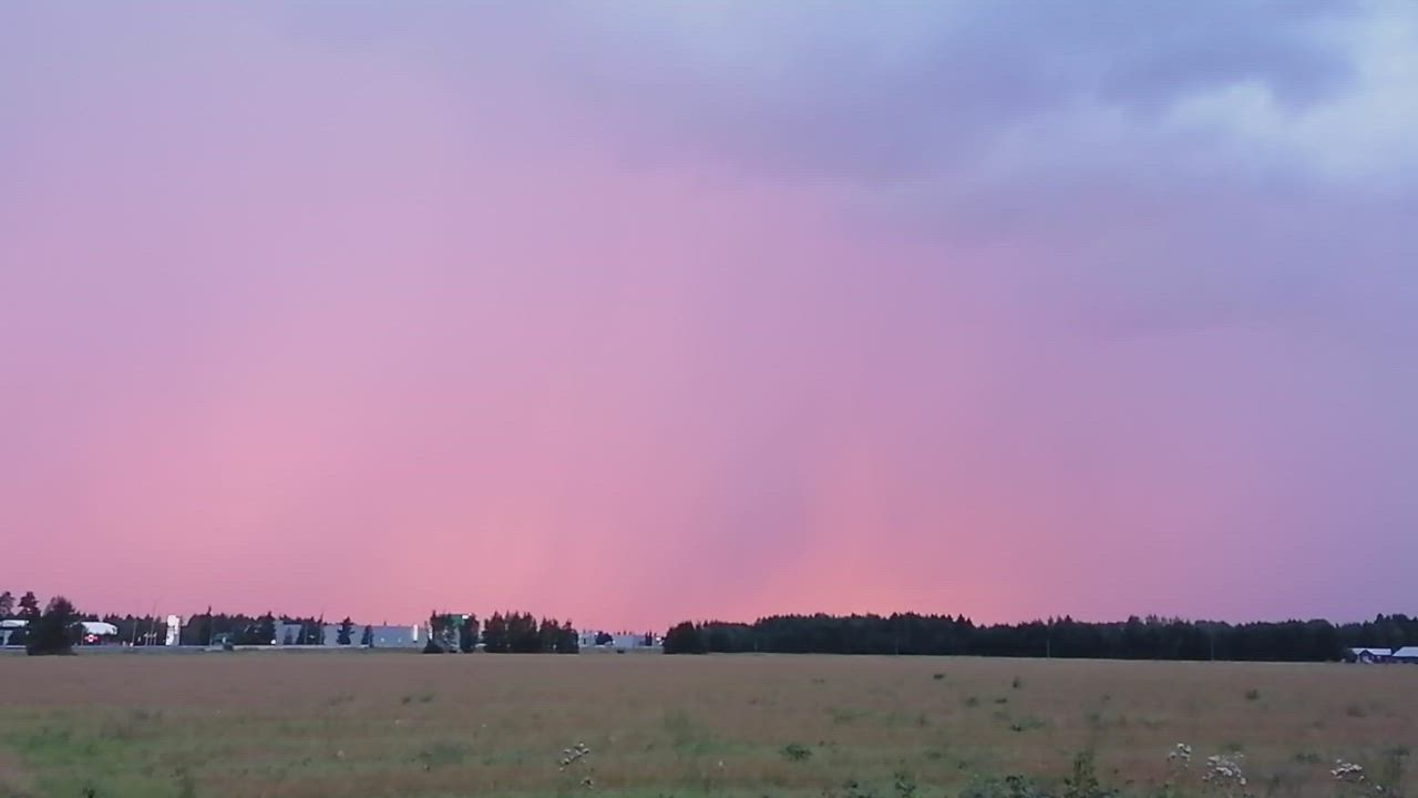 Auringonlasku ja ukkonen Kempeleessä
