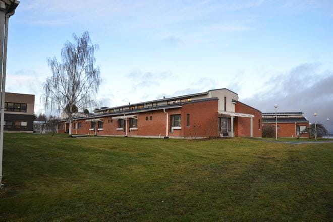 Kultakämmen on Järvi-Pohjanmaan perusturvan oma toimintayksikkö Alajärven keskustassa. Asukaspaikkoja siellä on 40. Kuolemat on todettu menneen kuukauden aikana. ARKISTOKUVA: SARI HEINILÄ