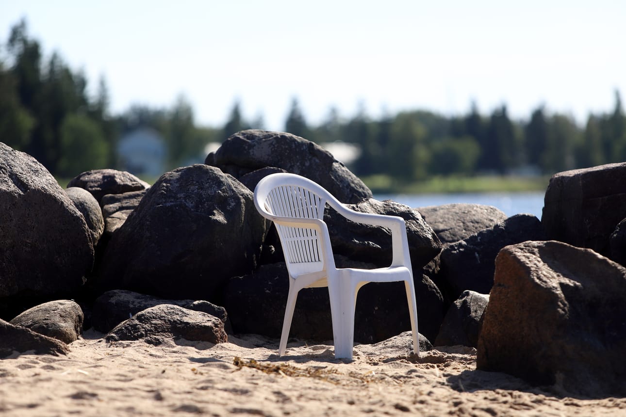 Suomalaiset jäivät kesälomalla aiempaa useammin kotiin.