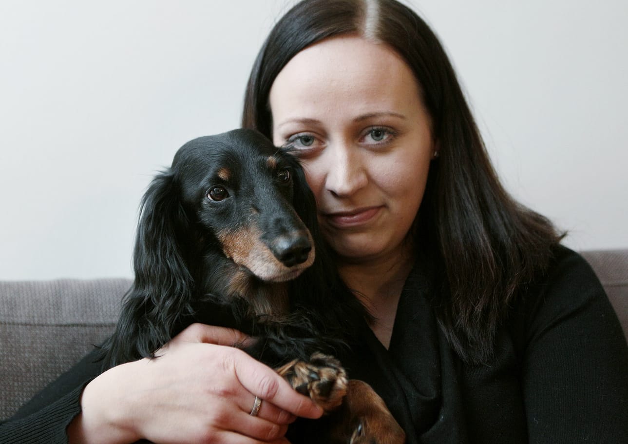 Niina Kivirannan Leevi-koira kärsi viime syksynä vakavasta eroahdistuksesta. Leevi kokeili lopulta kahden kuukauden ajan mielialalääkitystä, mutta Kiviranta ei huomannut lääkkeillä olevan vaikutusta.