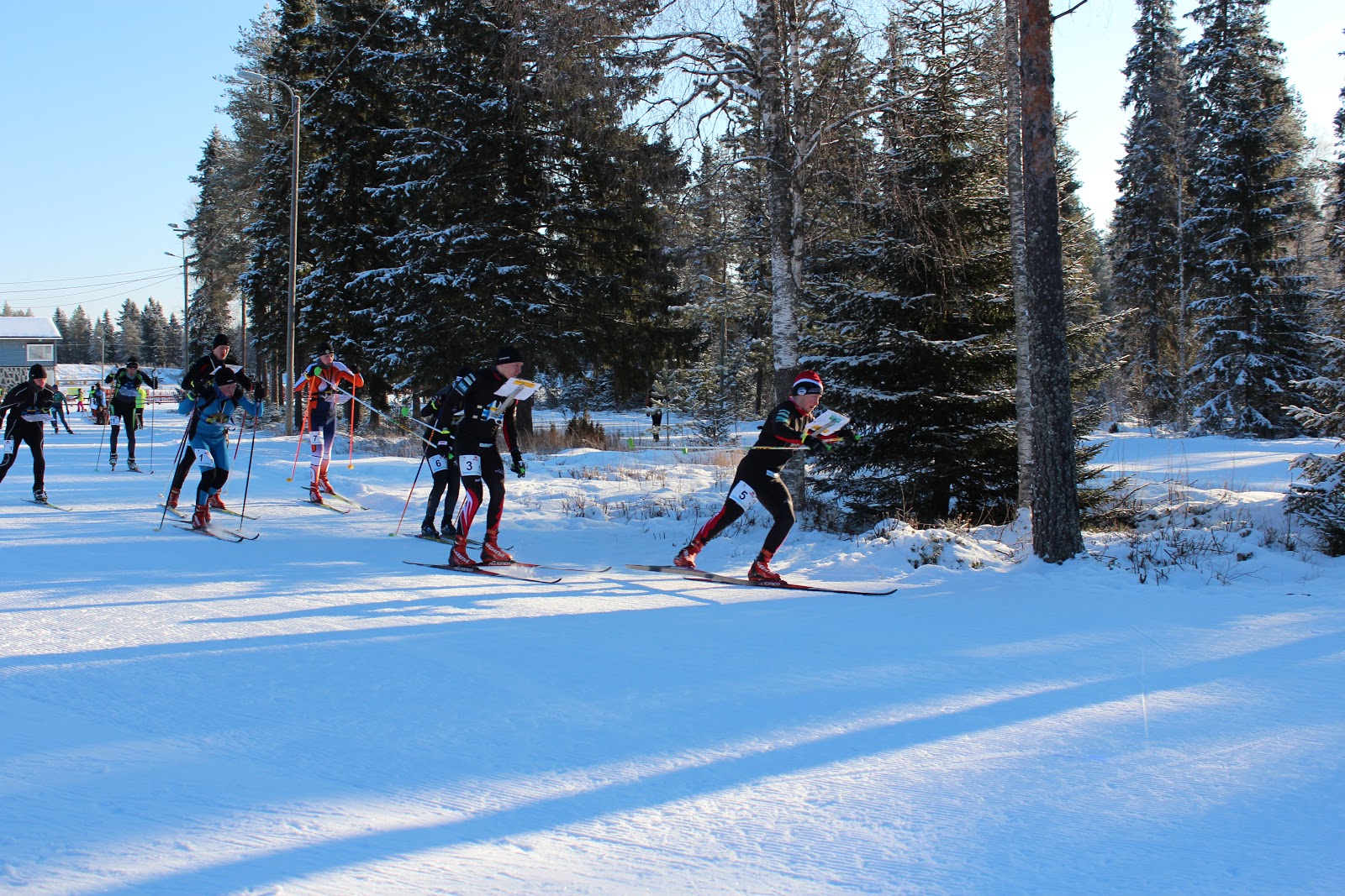 Viestin avausosuuden kärjessä KEV:n kakkosjoukkueen Teemu Tauriainen ja toisena ykkösjoukkueen Juha Martikainen.