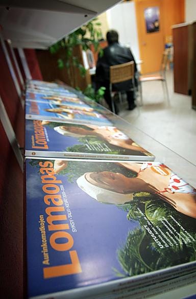 Matkatoimistot nostavat koulujen loma-aikoina matkojen hintoja, ja sen vuoksi houkutus lähteä reissuun muina aikoina kasvaa.