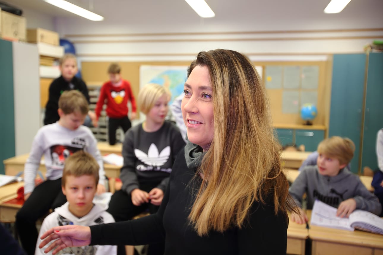 Susanna Wåghals-Päätalo opettaa Oulussa Pateniemen koululla 5B-luokkaa.