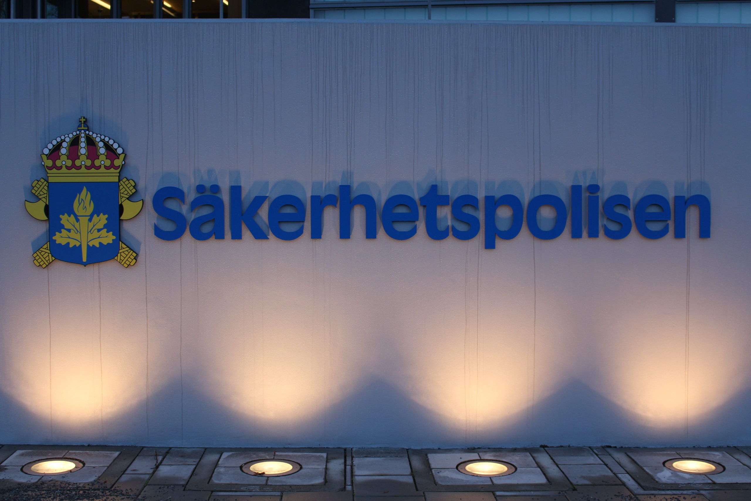 Ruotsin turvallisuuspoliisin Säpon tiloissa epäillään kaasuvuotoa – Aftonbladet: useita poliiseja viety sairaalaan