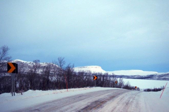 Tiet ovat olleet vaarallisen liukkaita eri puolella Suomea, lauantaina sattui useita onnettomuuksia. KUVA: Sirpa Karjalainen