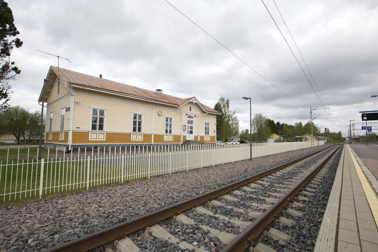 Vihanninkin kautta kulkeva Suomen Päärata on 800 kilometriä pitkä ratayhteys Helsingistä Tornioon. Tampereen ja Tornion välillä on yli 600 kilometriä yksiraiteista rataa.