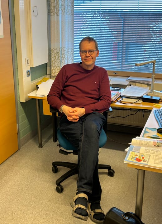 Juha Vuokilan lempioppiaineita koulussa olivat maantieto ja historia.