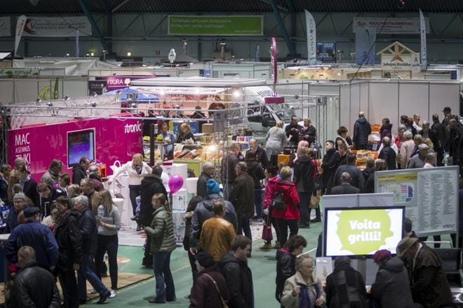 Botniahalli täyttyi lauantaina jo aamusta, kun kaksipäiväiset Pohjanmaan suurmessut alkoivat. Kuva: Selma Paavola