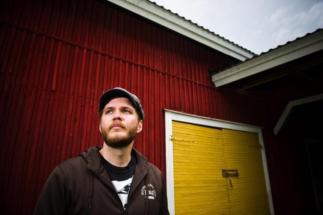 Valokuvaaja Antti Hintsa toimii työpajojen ohjaajana. KUVA: JARNO MELA