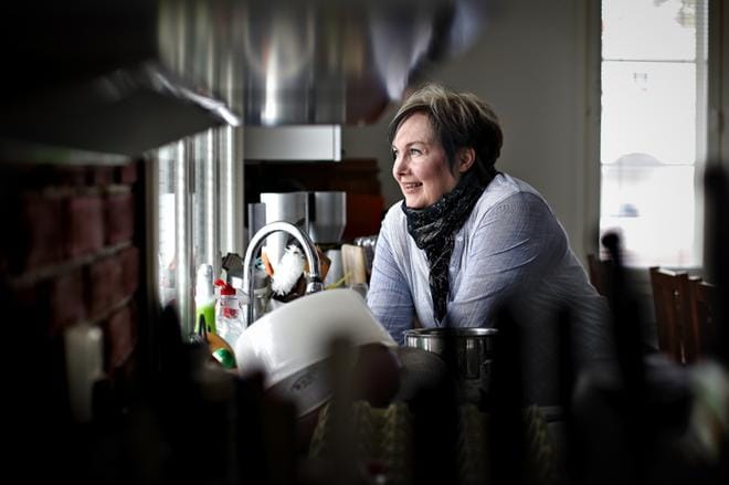 Nanna Rintala kertoo, että heidän perheessään herkutellaan vappuna vohvelibrunssilla. Hän vinkkaa, että makeiden vohveleiden lisäksi kannattaa kokeilla myös suolaisia herkkuja.