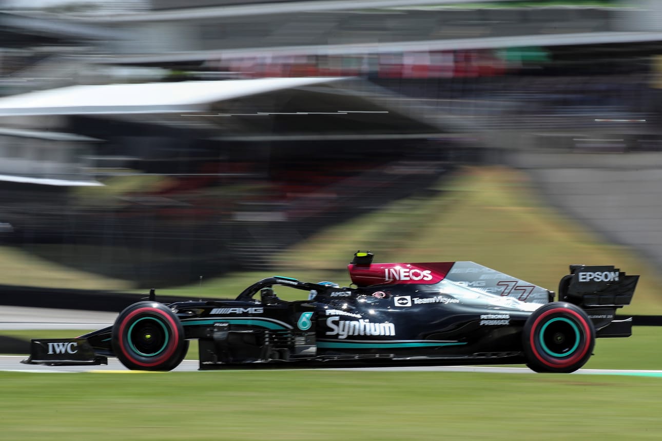 Valtteri Bottas haki sprinttikisan kautta paalupaikan sunnuntain kisaan.