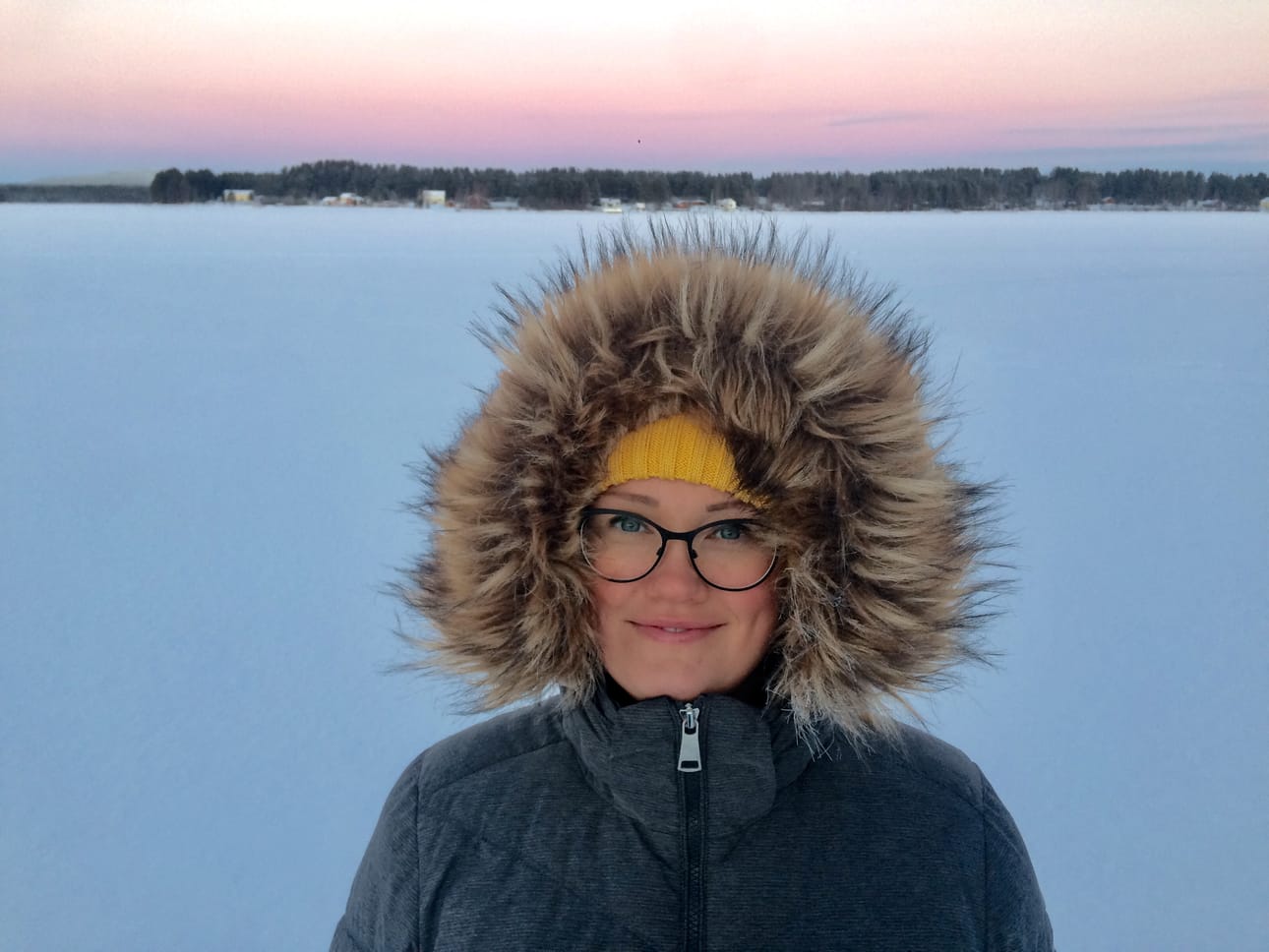Koillissanomissa molempia sukupuolia pidetään lähtökohtaisesti yhtä kyvykkäinä, joten he päätyvät myös haastateltaviksi ja kuvattaviksi, sanoo vt. päätoimittaja Jenny Halvari.