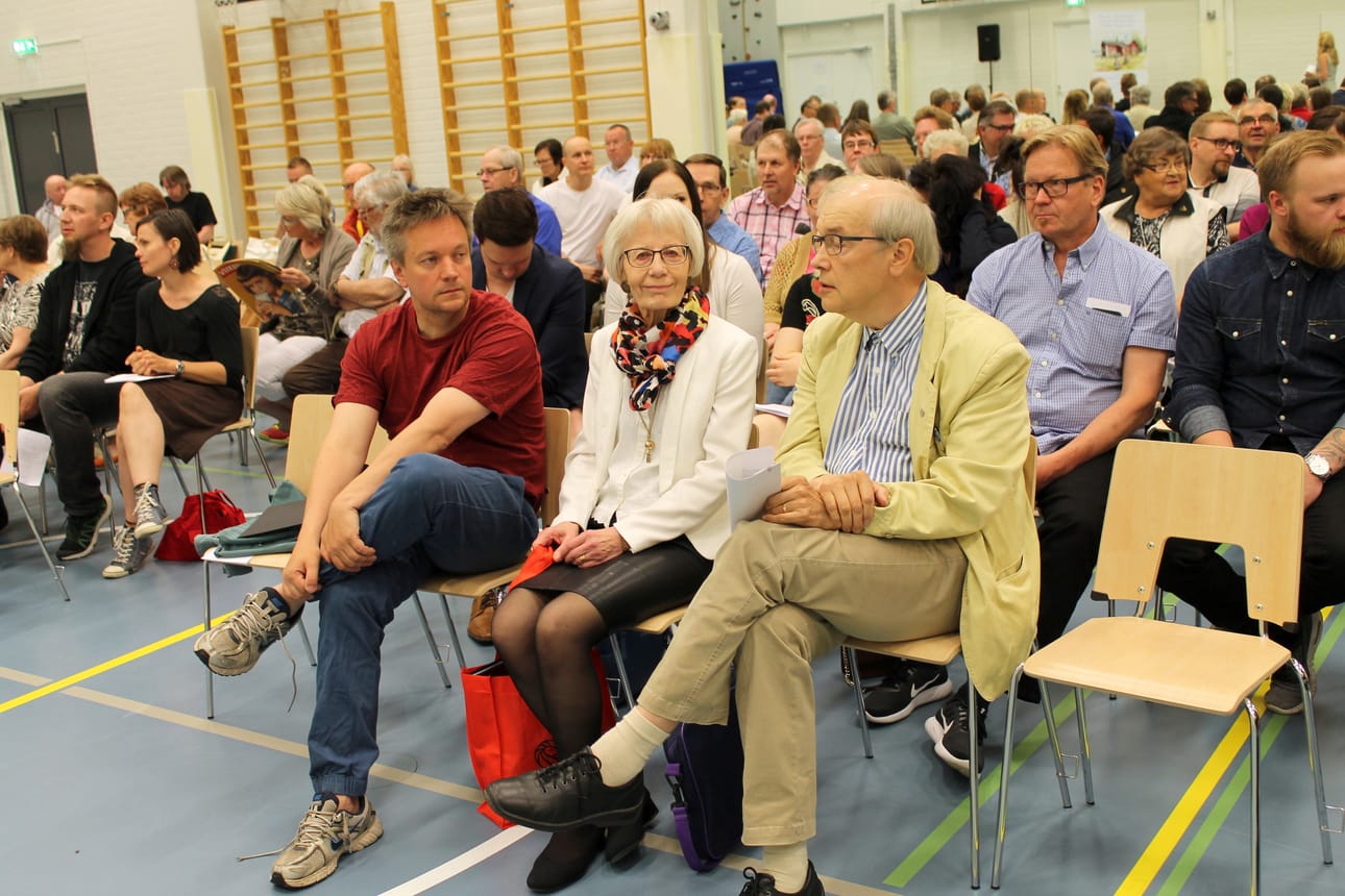 Historioitsija Teemu Keskisarja, tohtori Ritva Ylönen ja professori Jouko Vahtola luennoivat juhlaseminaarissa.