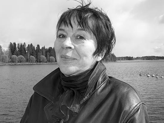 Laura Ruohosen näytelmä Olga on yksi Leena Suomun suosikeista. Siinä hän esiintyi yhdessä Johannes Korpijaakon kanssa. Tämä kuva on kansikuvana Hongkongissa ilmestyneessä Olgan kiinannoksessa.